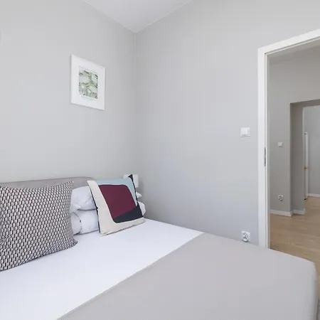 Alabaster Mist 3Br For 6 - Lift - Near Old Town شقة كراكوفيا