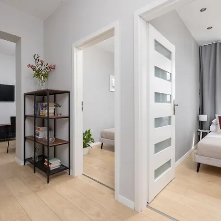 Alabaster Mist 3Br For 6 - Lift - Near Old Town كراكوفيا